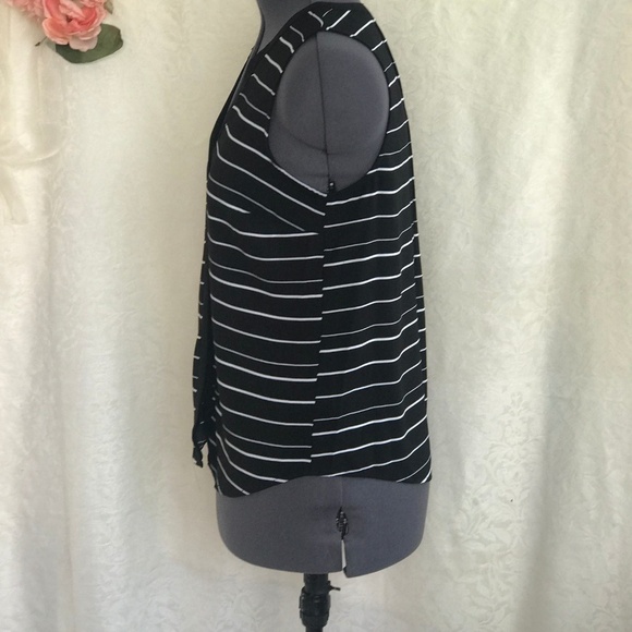 *4/$20* Apt 9 Black & White Sleeveless Blouse - Picture 2 of 7